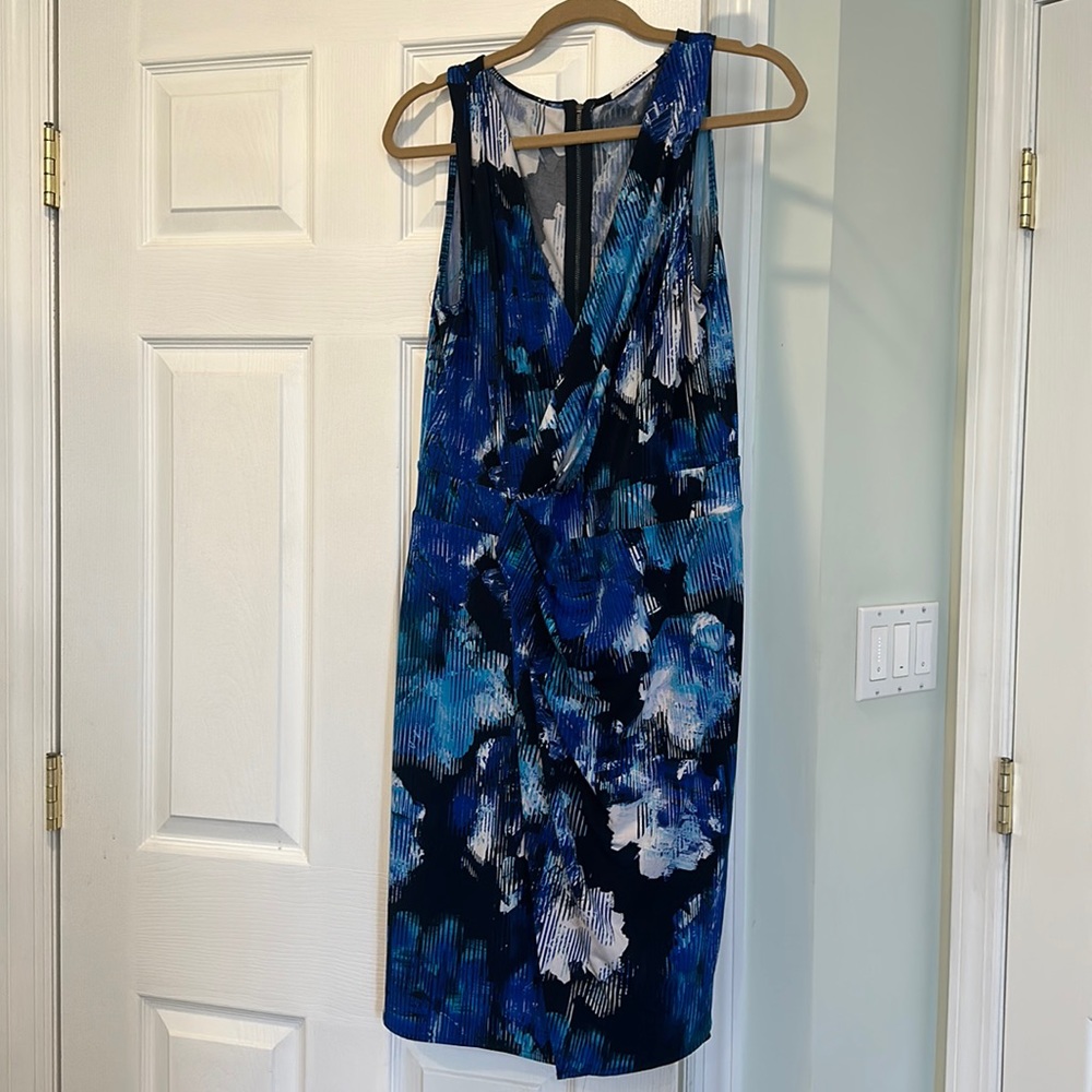 Flattering v-neck, knot front Tahari Dress